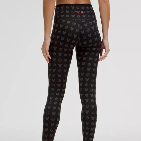 NWT DISNEY X LULULEMON WUNDER TRAIN TIGHT 25” Classic Black size: 6 - Picture 6 of 6